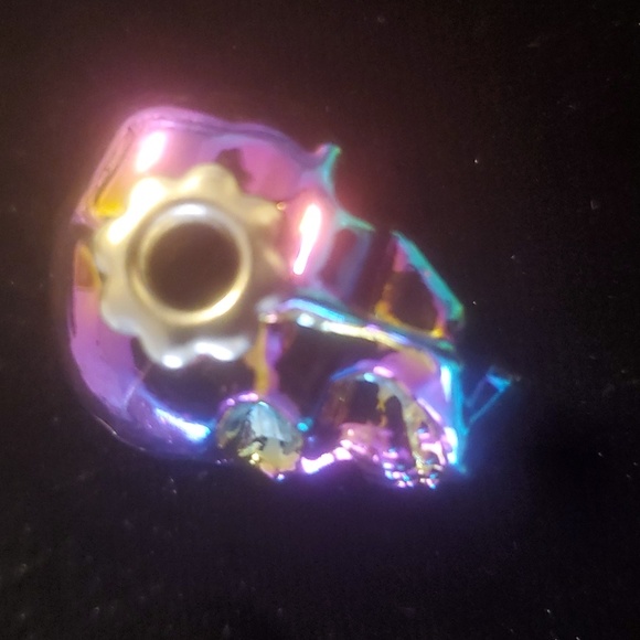 New Rainbow Titanium Hematite Skull Pendant. - Picture 3 of 8